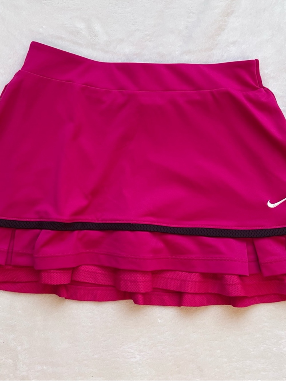 Nike Dry-Fit Women’s Fuchsia Tennis Outfit (2 pieces) - Picture 8 of 16
